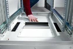 ARMADIO 32 UNITA' LINEA PROFESSIONALE (A)1580 X (L)800 X (P)800 MM. COLORE NERO RAL 9005