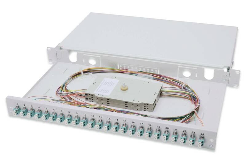 PANNELLO ESTRAIBILE 19" PER FIBRA OTTICA CON 24 CONNETTORI LC DUPLEX OM3