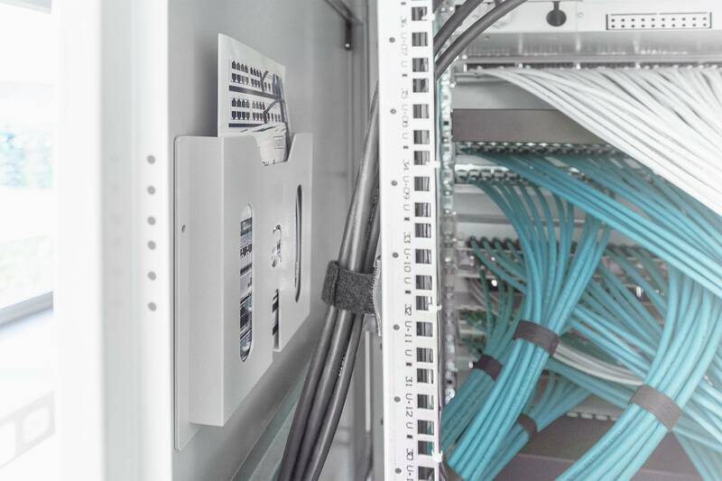 Iniettore Gigabit Ethernet PoE+ a 8 porte, 802.3bt, 250 W