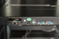 Console KVM modulare HD LCD con TFT da 19", connessione KVM VGA a 1 porta, touchpad, layout tastiera italiana