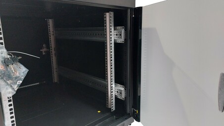ARMADIO RACK 19" 12 UNITA' (A)700X (L)600 X PROFONDITA' 1000 MM. COLORE NERO PORTA VETRO