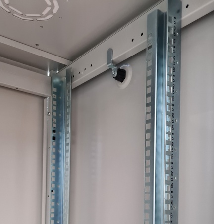 ARMADIO RACK PER RETI 19" 26U (A)1291, (L)600, (P)600 COLORE GRIGIO PORTA TRAFORATA SERIE EAVI