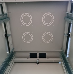 MULTIPRESA DA RACK 19" 6 PRESE UNIVERSALI CON INTERRUTTORE SPINA ITALIANA 16A E INTERRUTTORE CONTRO LE SOVRATENSIONI