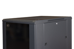 MULTIPRESA ALIMENTAZIONE PER RACK 19" CON 8 PRESE UNIVERSALI TRIPOLARI/SCHUKO MAGNETOTERMICA