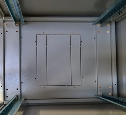 ARMADIO RACK PER RETI 19" 42U (A)2002, (L)600, (P)1000, COLORE GRIGIO PORTA A VETRO SERIE EAVI