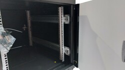 ARMADIO RACK 19" 12 UNITA' (A)700X (L)600 X PROFONDITA' 1000 MM. COLORE NERO PORTA VETRO