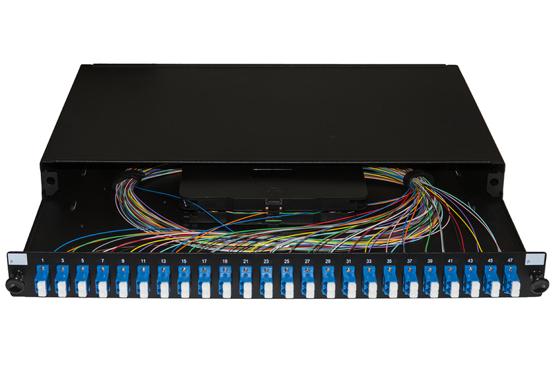 PANNELLO FIBRA OTTICA 19" CON 24 ADATTATORI LC DUPLEX SINGLEMODE PROFONDITA' 250 MM CON PIGTAIL INSTALLATI COLORE NERO