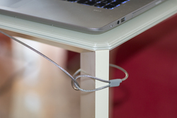 CAVO DI SICUREZZA PER NOTEBOOK CON COMBINAZIONE MT. 1,50