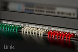 PANNELLO PATCH PER RETI CON 24 PORTE RJ45 CAT 6 SCHERMATO 19" COLORE NERO