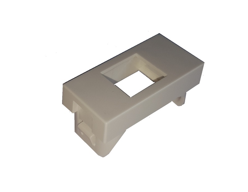 ADATTATORE PORTAFRUTTO LEGRAND VELA BIANCO