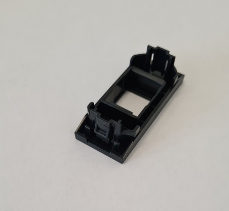ADATTATORE PORTAFRUTTO VIMAR LINEA NERO
